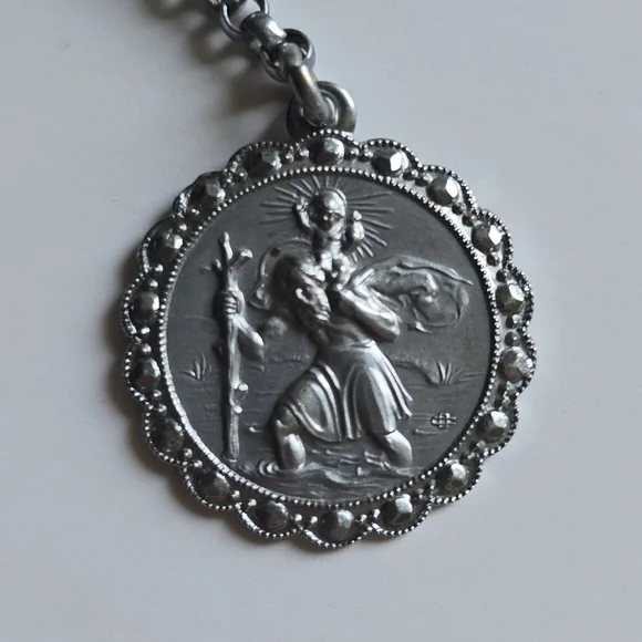 🚗 Travelers Protection Keychain - Picture 4 of 6